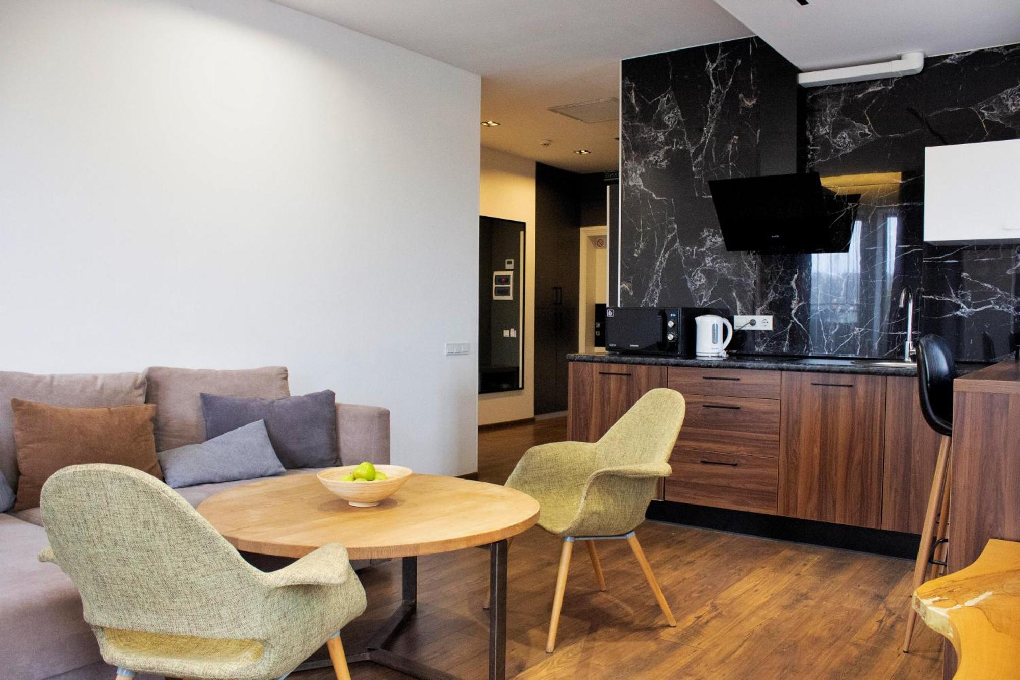 Amsterdam Lviv Apartments Eksteriør bilde